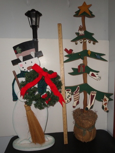 lot 283 image: Winter  Christmas Decorations #2