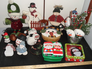 lot 282 image: Christmas  Winter Decorations #1