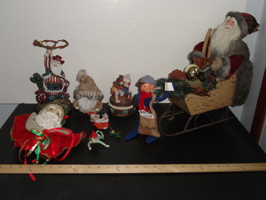 lot 295 image: Santa Clauses #10