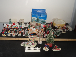 lot 297 image: Small Christmas Scenes