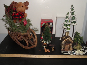 lot 299 image: Christmas Decorations Lot