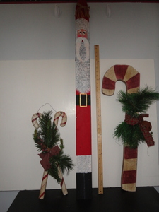 lot 300 image: Christmas Decoration Lot