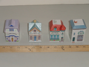 lot 106 image: RARE Lenox Spice Villages #2 - 1989 Limited Run