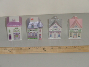 lot 108 image: RARE Lenox Spice Villages #4 - 1989 Limited Run