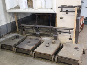 lot 316 image: Scales by Detecto - Race Car SuspensionChassis Set-up - Awesome