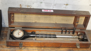 lot 323 image: Sunnen Dial Bore Gage