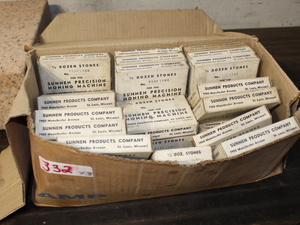 lot 332 image: Sunnen Honing Stone - Replacement Stones