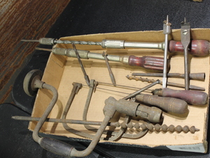 lot 420 image: Hand Auger Drill  Coping Saws  Ratchet Screwdrivers Lot