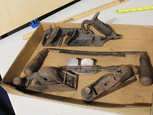 lot 421 image: Wood Planes