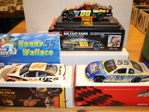 lot 46 image: Die Cast 124 Scale Cars - Kenny Wallace  Dale Jarrett  Ernie Irvan - NIB