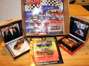 lot 66 image: Matchbox Die Cast 164 Scale Car Lot - NIB