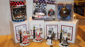 lot 87 image: Ornament Lot - NIB