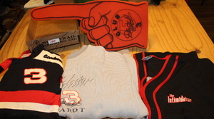 lot 120 image: Dale Earnhardt Jacket  Sweater  Lightweight Jersey (X-Large)