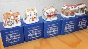 lot 140 image: A Dickens Christmas Collection