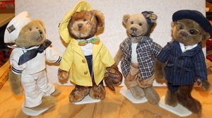 lot 153 image: Pickford Bears