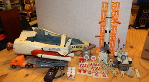 lot 163 image: NASA Rocket Set