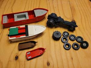 lot 149A image: Lego Boats (#4020  #4011  #2551) and Vehicle with Big Tires Lot