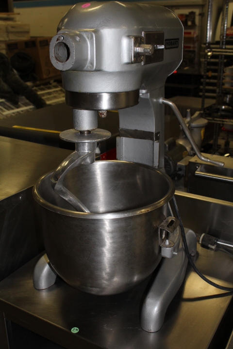 lot 6 image: Hobart 20 quart mixer