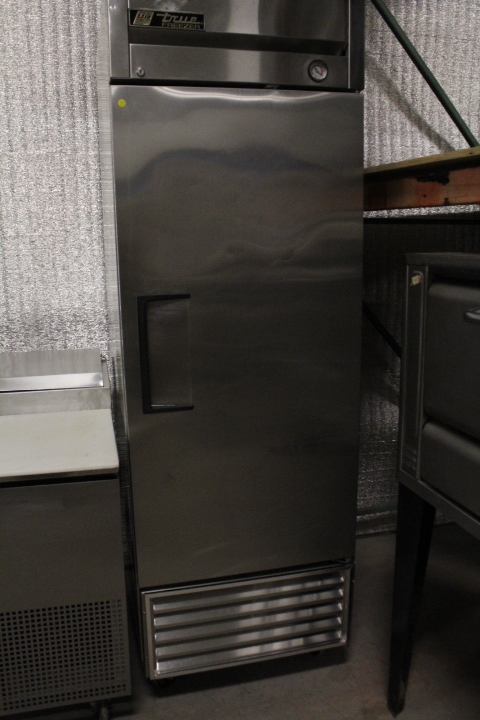 lot 20 image: True Freezer
