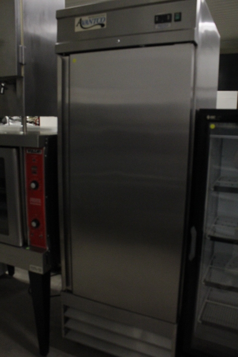 lot 26 image: Single Door Freezer