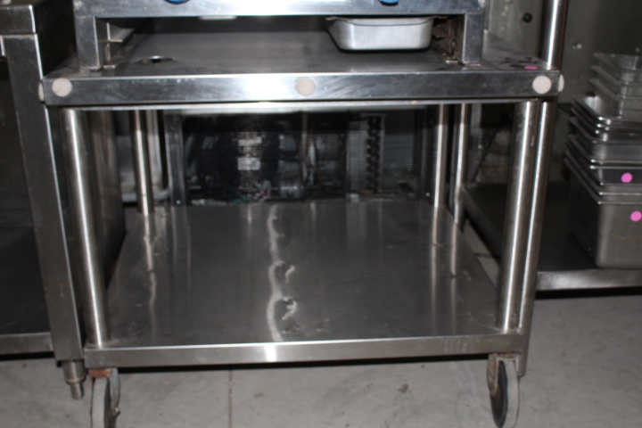 lot 33 image: Equipment  Mixer Stand