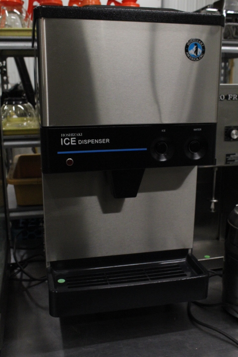 lot 35 image: Hoshizaki Ice MakerDispenser