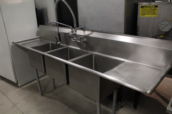 lot 38 image: 3 Bay Sink