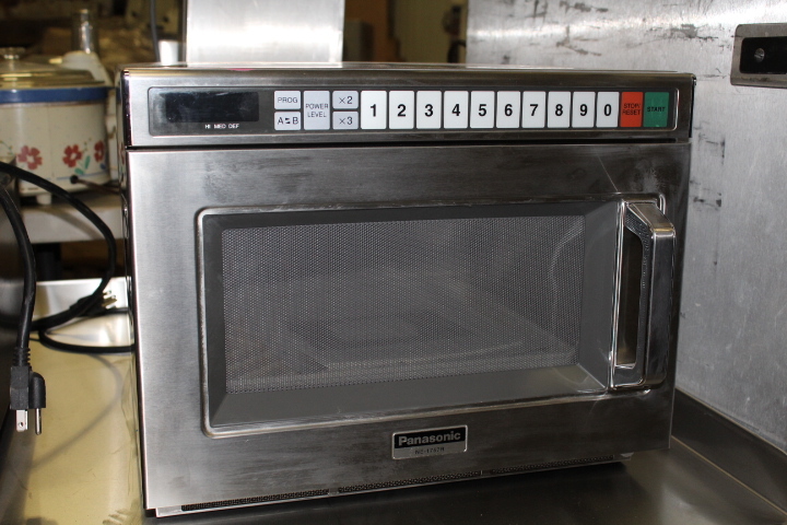 lot 45 image: Panasonic Comercial Microwave Oven
