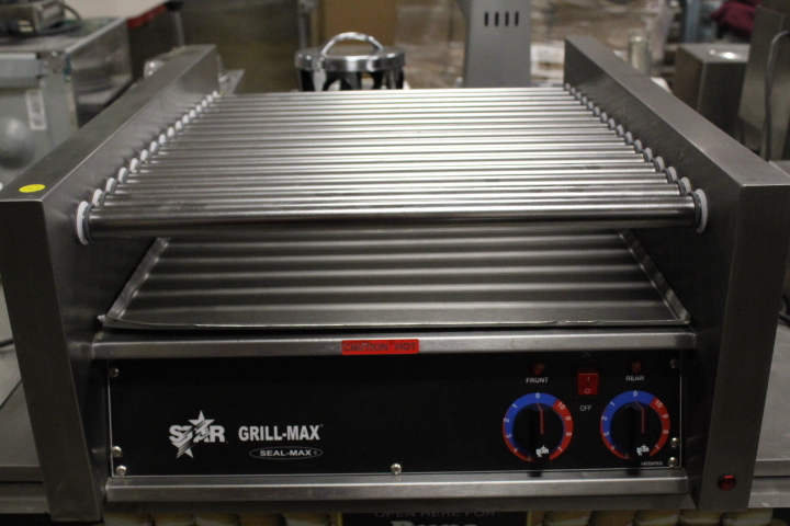 lot 47 image: Star Grill Max Hot Dog Roller