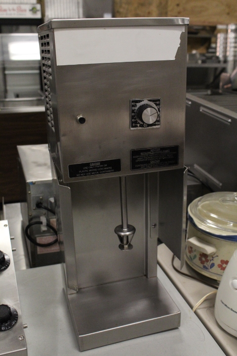 lot 77 image: Electro Freeze Blizzard Blender