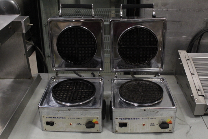 lot 80 image: Toastmaster Waffle Baker
