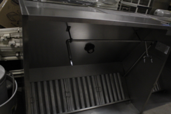 lot 86 image: Exhaust hood w return air