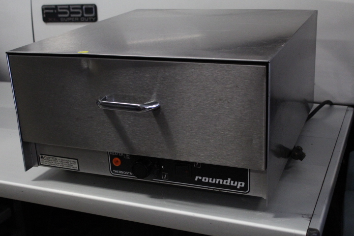 lot 91 image: Roundup Warming Drawer