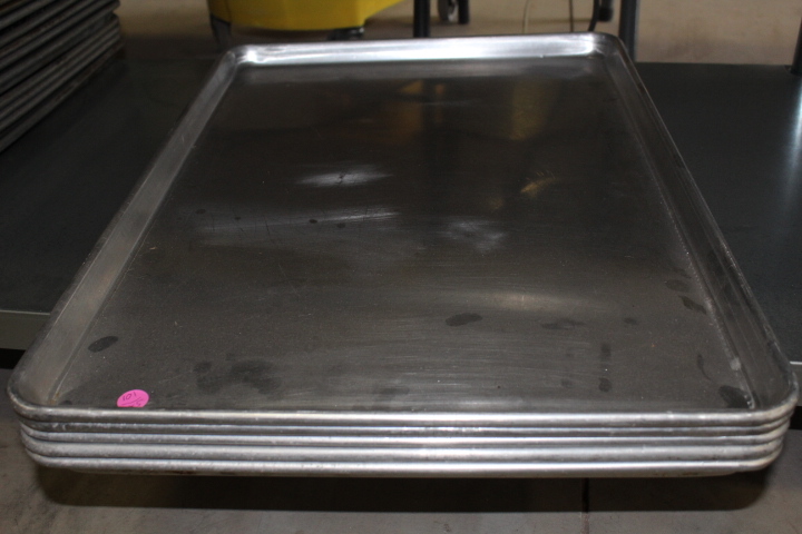 lot 101 image: Sheet pans - Full Size