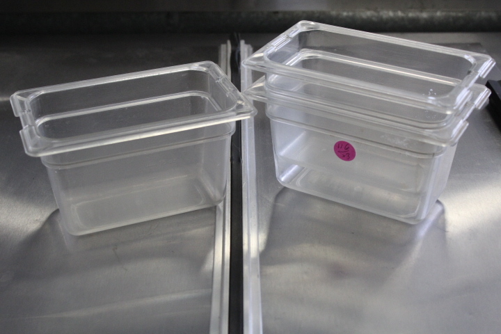 lot 116 image: 19 insert pans