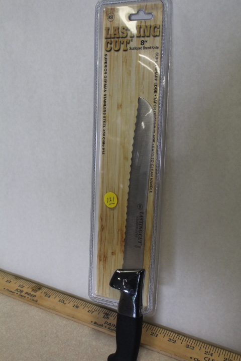 lot 121 image: 8 Scalloped Bread Knife - NEW