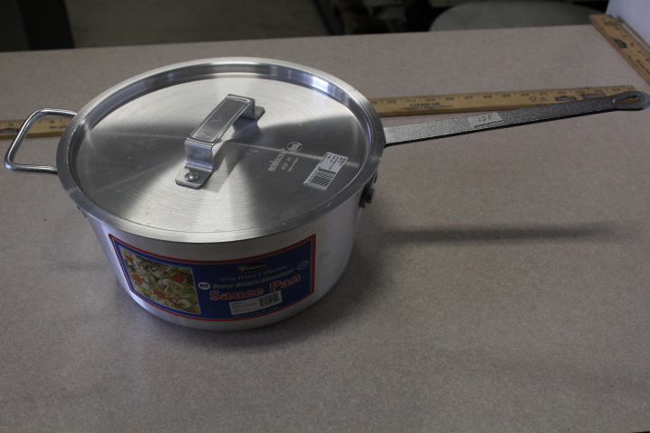 lot 125 image: 7 quart Sauce Pan with Lid - NEW