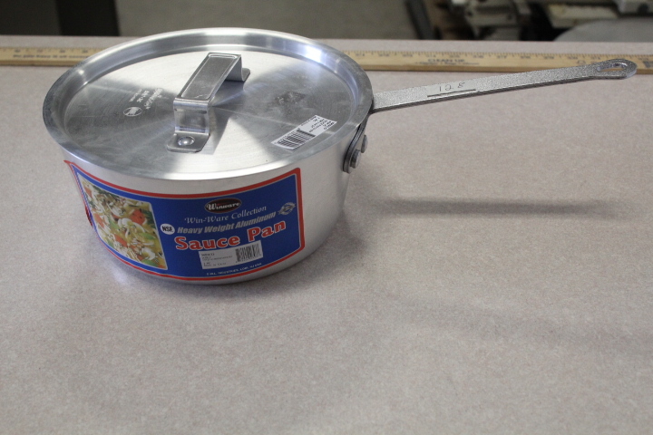 lot 128 image: 3.75 quart Sauce Pan with Lid - NEW