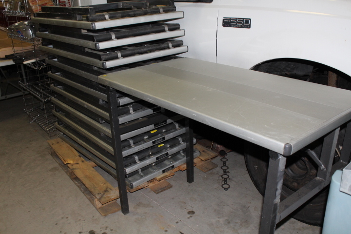 lot 132 image: Folding Tables