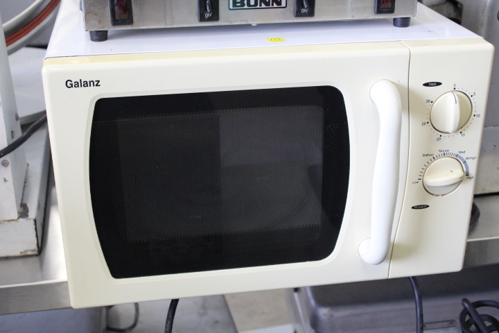 lot 155 image: Microwave Oven