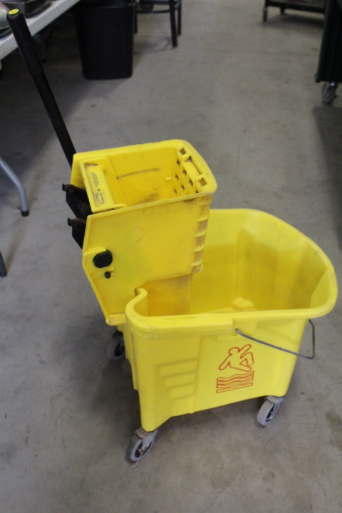 lot 162 image: Mop Bucket