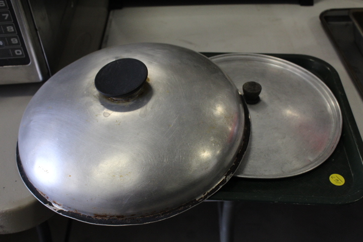 lot 167 image: Lid Lot