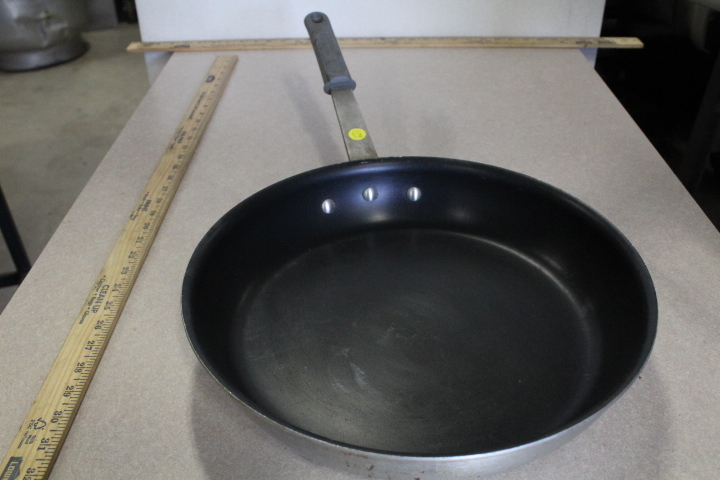 lot 179 image: 14 Frying Pan