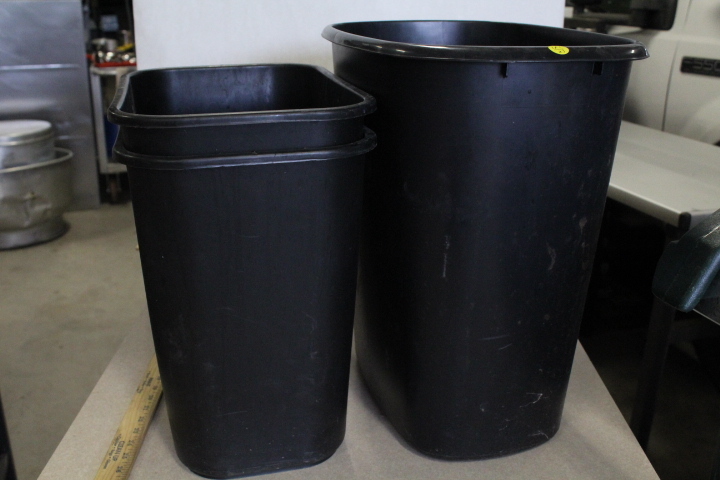 lot 181 image: Garbage cans
