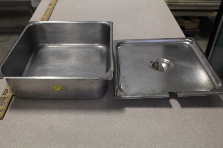 lot 184 image: 23 rd size Hotel Pan w slotted lid