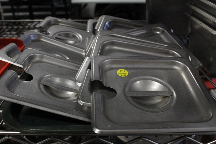 lot 191 image: 16 size lids