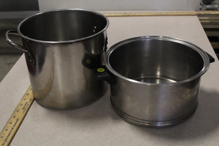 lot 196 image: Sauce Pot lot