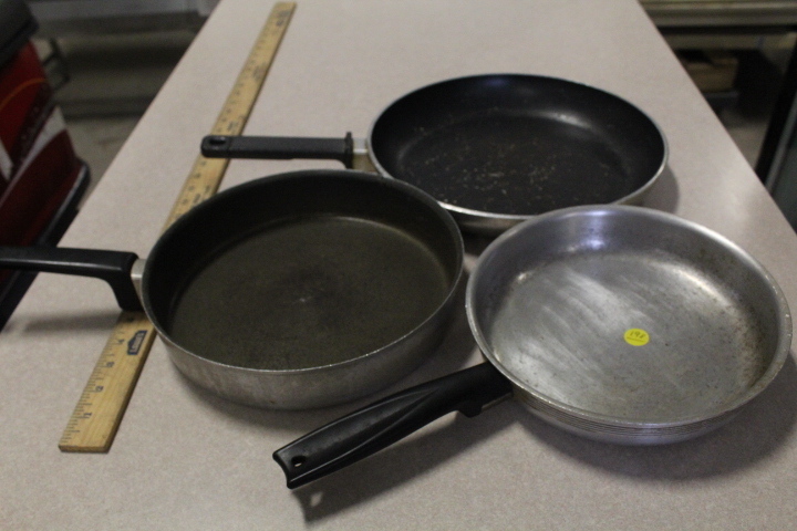 lot 198 image: Frying Pan Lot