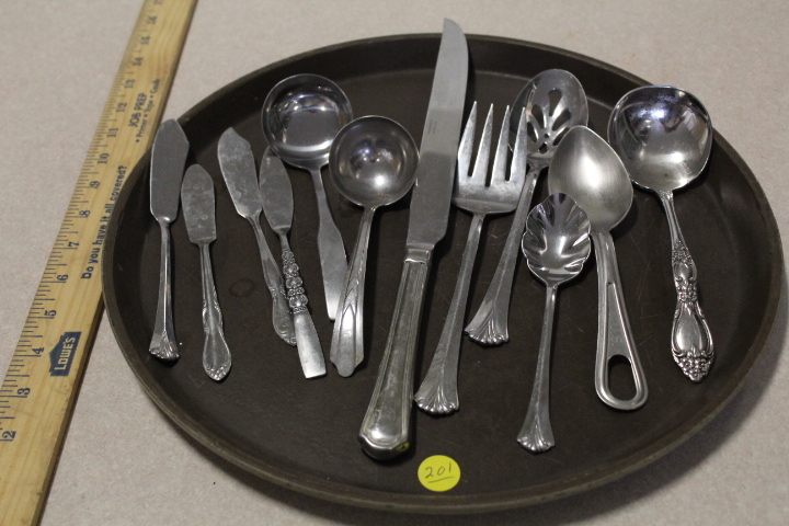 lot 201 image: Serving Utensil Lot