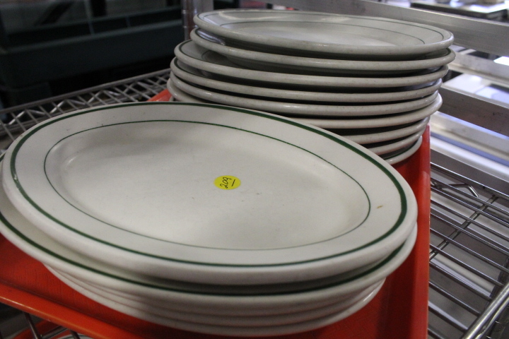 lot 209 image: Large Oval Plate Lot